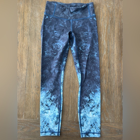 Lulu🍋 Cropped Tights - Picture 1 of 5